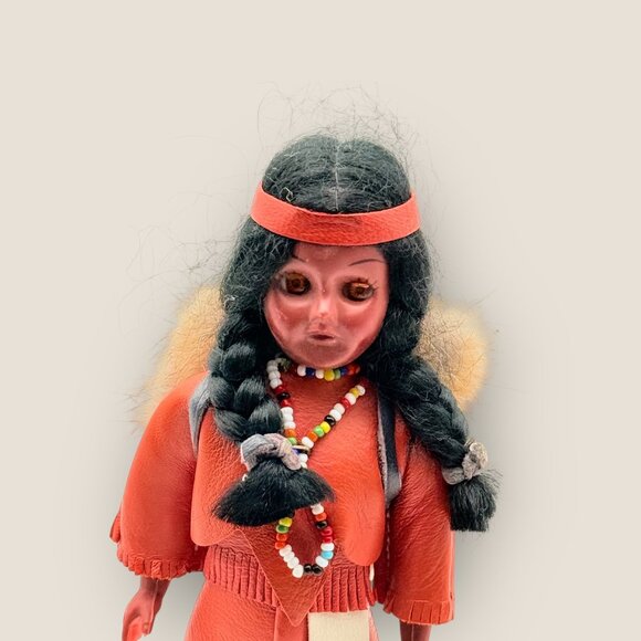 Vintage Native American-Inspired 7.5 inch Doll Beaded Necklace Leather Outfit - Picture 4 of 4